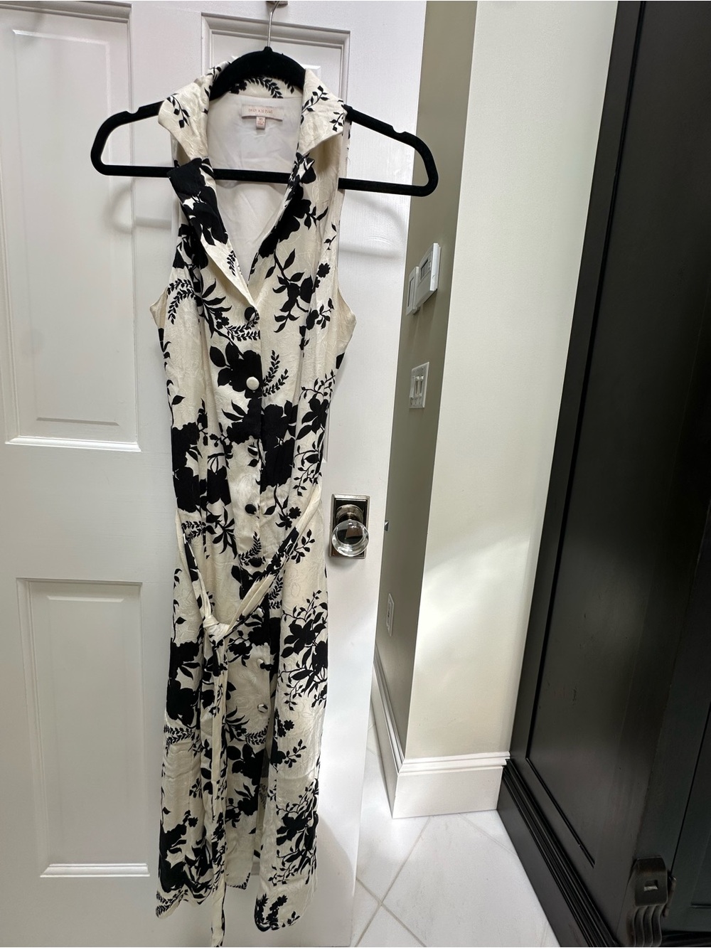Skies Are Blue Black & Cream Floral Jacquard Midi Dress, XS